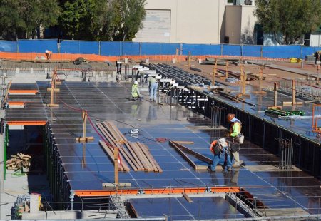 Podium Gateway Village