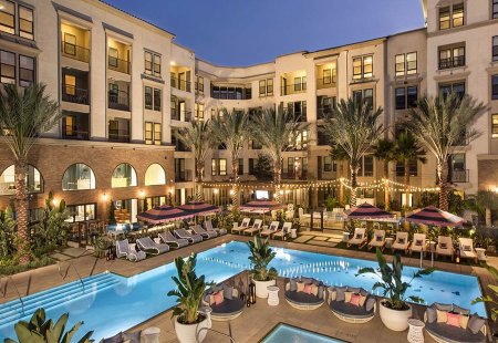 Podium Gateway Village 3